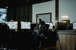 Alarme, télésurveillance, contrôle d’accès : quelle solution pour votre entreprise ?