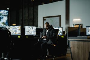 Vidéosurveillance ou télésurveillance : quelle différence pour votre entreprise ?