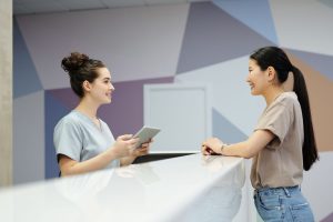 Gestion des visiteurs en entreprise : badge, registre et bonnes pratiques